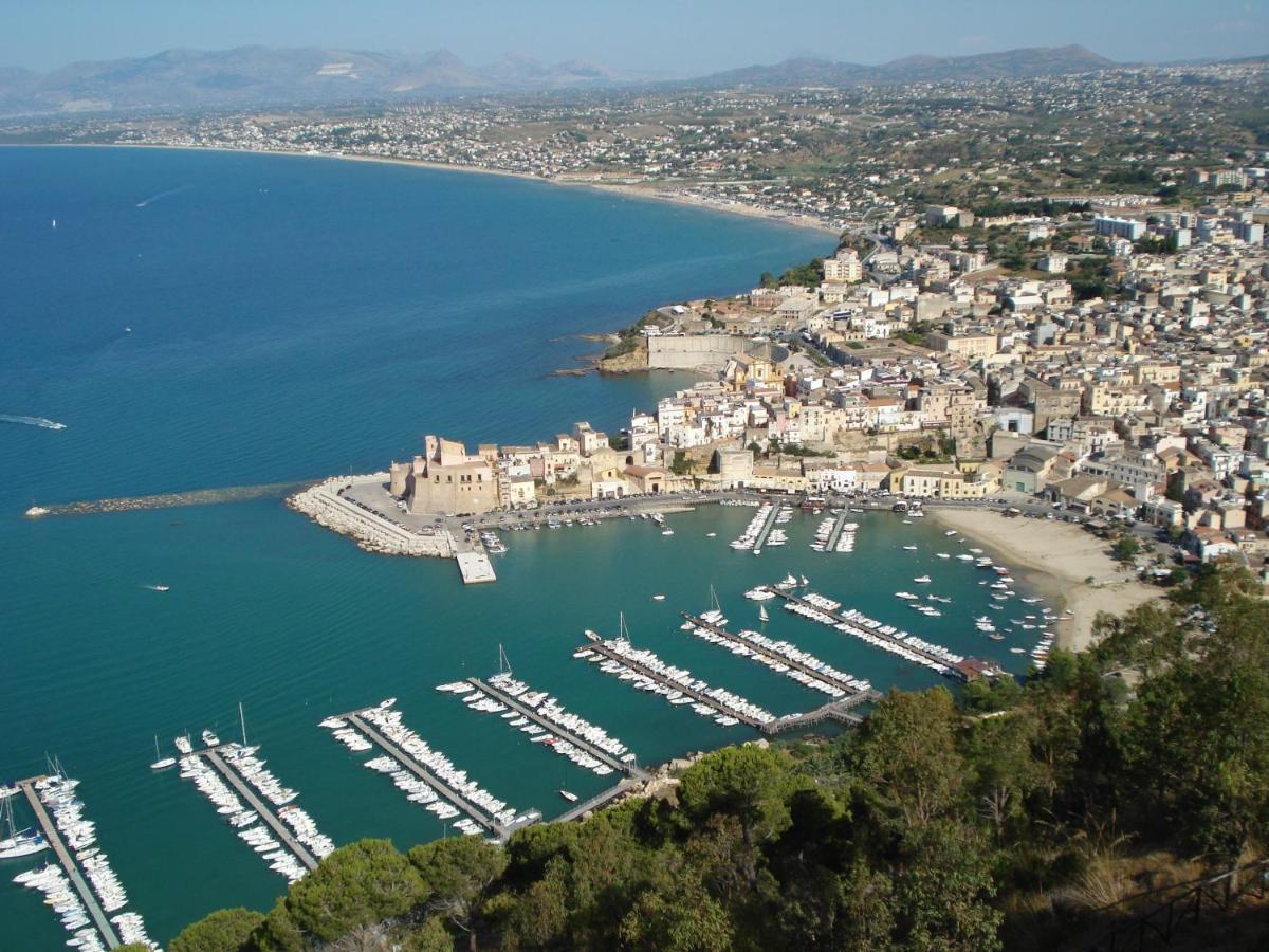 Hotel Al Madarig Castellammare del Golfo Eksteriør billede