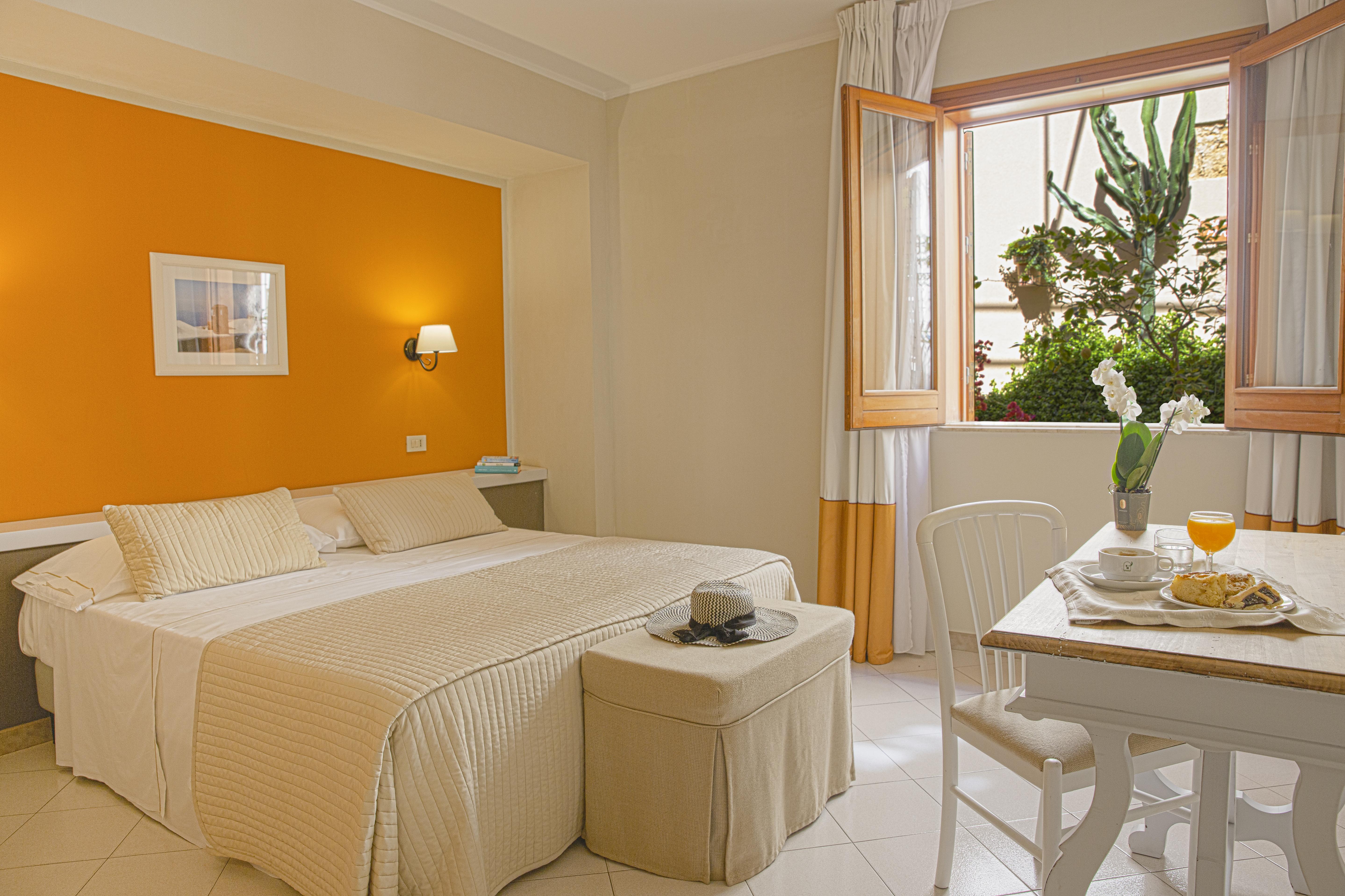 Hotel Al Madarig Castellammare del Golfo Eksteriør billede